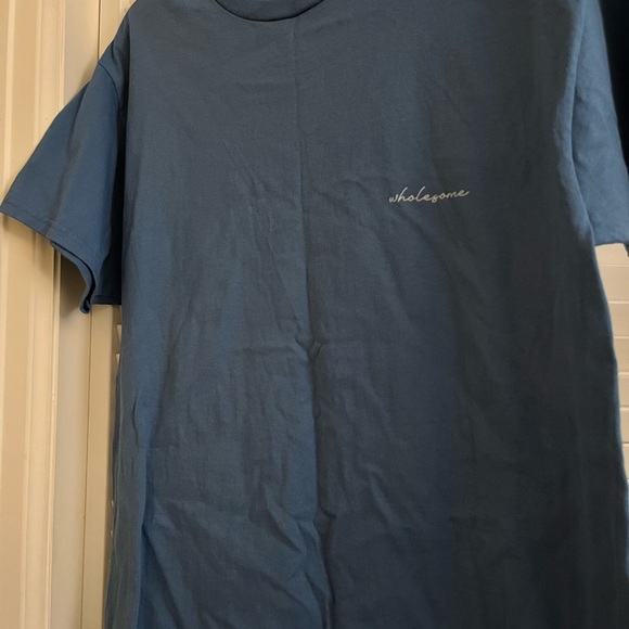 Hoodie and T-shirt bundle, size Medium - Picture 4 of 5